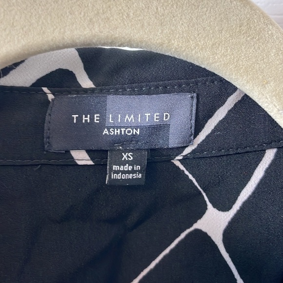 Limited long sleeve dress - Picture 2 of 4